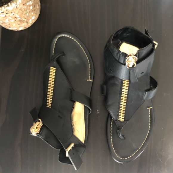 GUESS sandals - Picture 3 of 3